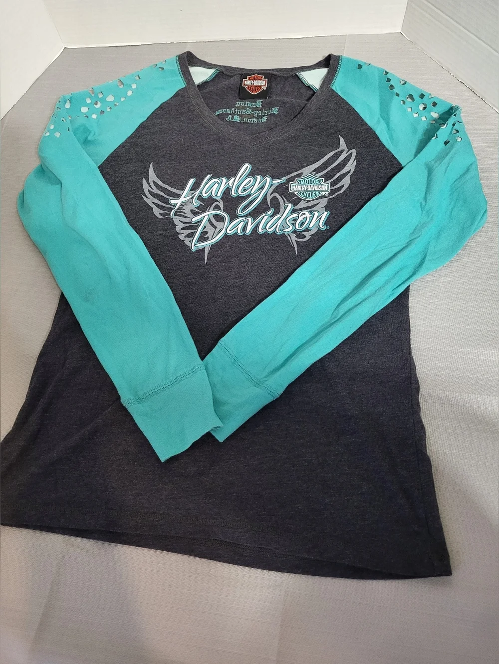 Harley-Davidson Teal & Charcoal V-Neck Raglan Long Sleeve Top, Size Small - Picture 7 of 7